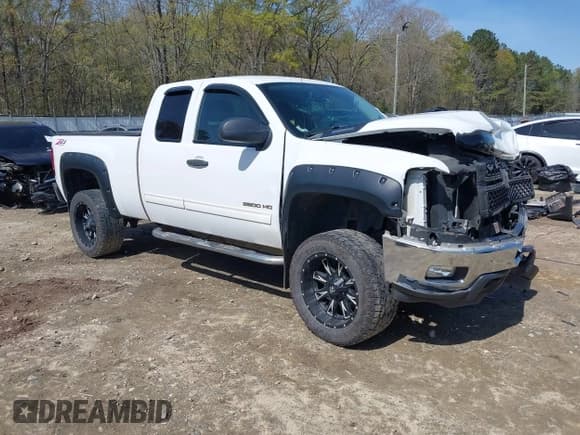 ✅ 2012 Chevrolet Silverado 2500HD LT • VIN: 1GC2KXCG5CZ348946 • Lot: 41930704. Wystawiony na IAAI z przebiegiem 213 663 mil. Bezpłatny archiwum sprzedaży aukcyjnych z USA i szczegółowy raport historii pojazdu na DreamBid. Zdjęcie 1.