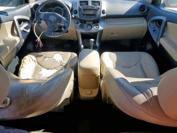 ✅ 2009 Toyota RAV4 Limited • VIN: JTMZK31V395025942 • Lot: 92056045. Wystawiony na Copart z przebiegiem 190 329 mil. Bezpłatny archiwum sprzedaży aukcyjnych z USA i szczegółowy raport historii pojazdu na DreamBid. Zdjęcie 8.