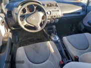 ✅ 2007 Honda Fit • VIN: JHMGD384X7S049067 • Лот: 93898075. Опубликован ранее на Copart с пробегом 251 271 миль. Бесплатный доступ к архиву аукционных продаж из США и подробный отчёт об истории автомобиля на DreamBid. Изображение 8.