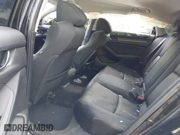 ✅ 2018 Honda Accord EX • VIN: 1HGCV1F43JA033618 • Lot: 43370748. Wystawiony na IAAI z przebiegiem 174 124 mil. Bezpłatny archiwum sprzedaży aukcyjnych z USA i szczegółowy raport historii pojazdu na DreamBid. Zdjęcie 8.