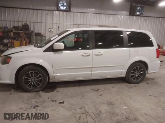 ✅ 2015 Dodge Grand Caravan R/T • VIN: 2C4RDGEG2FR641160 • Lot: 43766014. Listed on IAAI with 192,251 mi. Free auction sales archive from the USA and detailed vehicle history report at DreamBid. Image 14.