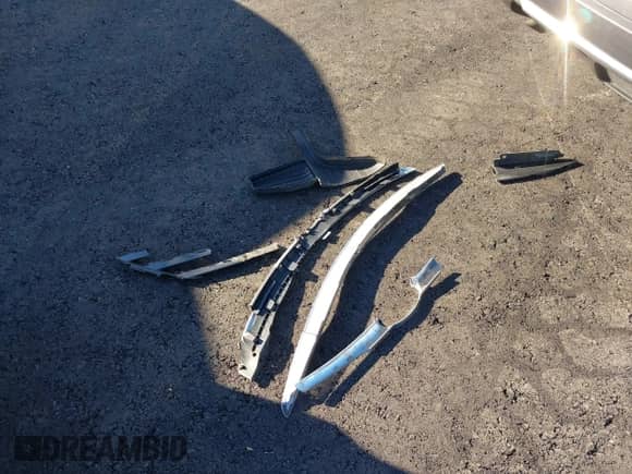 2014 Hyundai Sonata Limited с VIN 5NPEC4AC9EH912777, выставлен на аукционе IAAI как лот 43528309 с пробегом 55 718 миль миль и . История ставок и продаж доступна на DreamBid. Изображение 12.