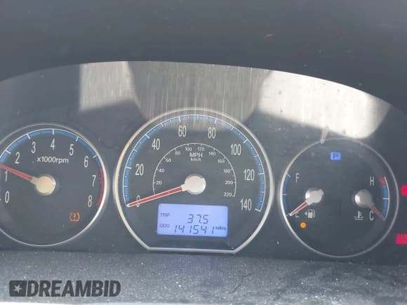 ✅ 2009 Hyundai Santa Fe SE • VIN: 5NMSH13E79H267440 • Lot: 40179268. Listed on IAAI with 141,541 mi. Free auction sales archive from the USA and detailed vehicle history report at DreamBid. Image 7.