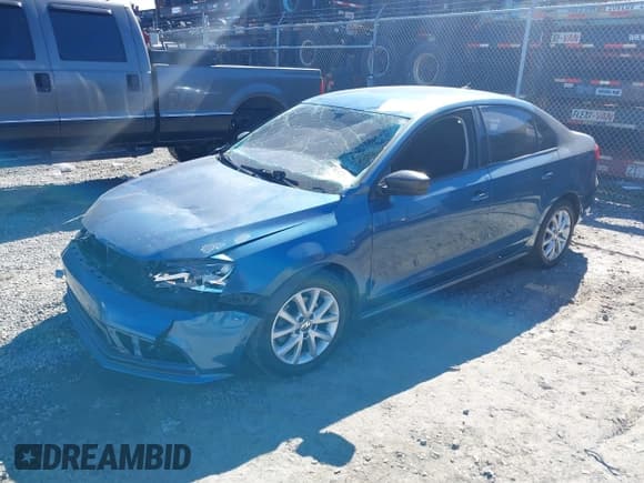 ✅ 2015 Volkswagen Jetta SE • VIN: 3VWD17AJ7FM414748 • Lot: 43479324. Wystawiony na IAAI z przebiegiem 166 379 mil. Bezpłatny archiwum sprzedaży aukcyjnych z USA i szczegółowy raport historii pojazdu na DreamBid. Zdjęcie 2.