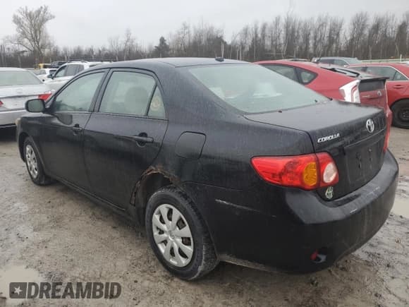 ✅ 2010 Toyota Corolla XLE • VIN: 1NXBU4EE9AZ332761 • Лот: 92419195. Опубликован ранее на Copart с пробегом 131 514 миль. Бесплатный доступ к архиву аукционных продаж из США и подробный отчёт об истории автомобиля на DreamBid. Изображение 2.