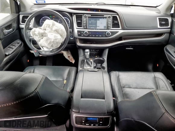 ✅ 2017 Toyota Highlander Limited Platinum • VIN: 5TDYZRFH4HS189125 • Lot: 82445495. Listed on Copart with 107,212 mi. Free auction sales archive from the USA and detailed vehicle history report at DreamBid. Image 8.