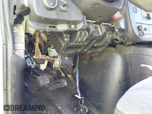 ✅ 2016 GMC Savana Cargo • VIN: 1GTW7AFF4G1182927 • Лот: 42166124. Опубликован ранее на IAAI с пробегом 338 197 миль. Бесплатный доступ к архиву аукционных продаж из США и подробный отчёт об истории автомобиля на DreamBid. Изображение 21.