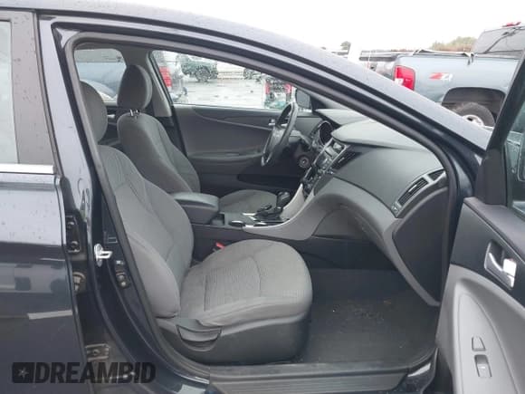 ✅ 2012 Hyundai Sonata GLS • VIN: 5NPEB4AC2CH312683 • Lot: 43596878. Listed on IAAI with 121,992 mi. Free auction sales archive from the USA and detailed vehicle history report at DreamBid. Image 5.
