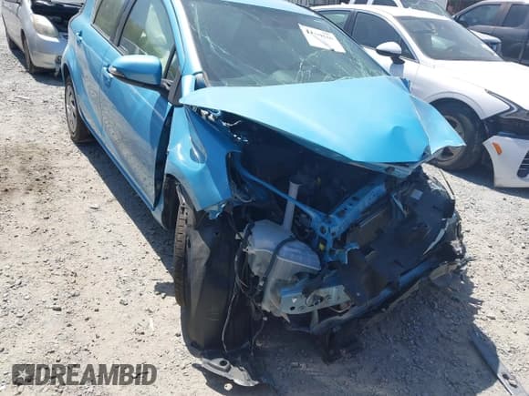 ✅ 2016 Toyota Prius One • VIN: JTDKDTB30G1139961 • Lot: 41999516. Listed on IAAI with 65,351 mi. Free auction sales archive from the USA and detailed vehicle history report at DreamBid. Image 18.