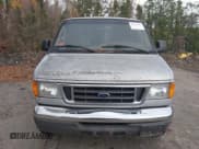 ✅ 2006 Ford Econoline Passenger XL • VIN: 1FBNE31L06DA61632 • Lot: 43675471. Wystawiony na IAAI z przebiegiem 104 764 mil. Bezpłatny archiwum sprzedaży aukcyjnych z USA i szczegółowy raport historii pojazdu na DreamBid. Zdjęcie 11.