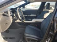 ✅ 2024 Lexus RZ 300e Premium • VIN: JTJABABB3RA006088 • Lot: 80731275. Wystawiony na Copart z przebiegiem 14 315 mil. Bezpłatny archiwum sprzedaży aukcyjnych z USA i szczegółowy raport historii pojazdu na DreamBid. Zdjęcie 7.