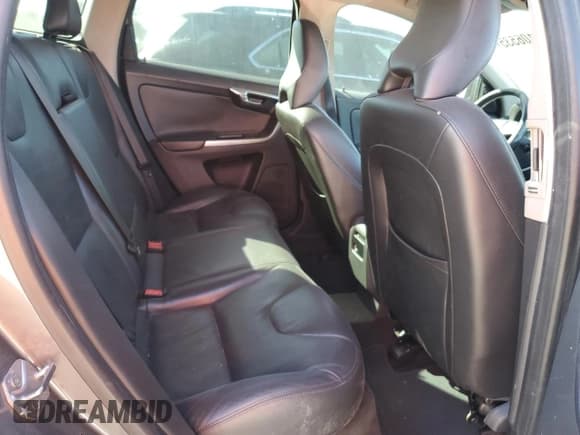 ✅ 2016 Volvo XC60 T6 Drive-E • VIN: YV449MDK8G2782327 • Lot: 87106535. Listed on Copart with 135,592 mi. Free auction sales archive from the USA and detailed vehicle history report at DreamBid. Image 11.