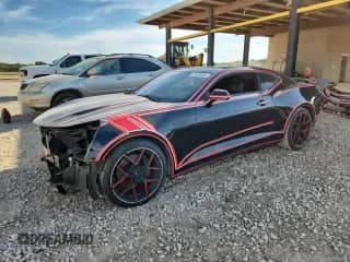 2016 Chevrolet Camaro 2SS z VIN 1G1FG1R7XG0135548, wystawiony jako Copart lot #70150455 z przebiegiem 102 793 mil mil oraz Szkoda całkowita • Salvage title. Historia ofert i sprzedaży dostępna na DreamBid. Obrazek 1.