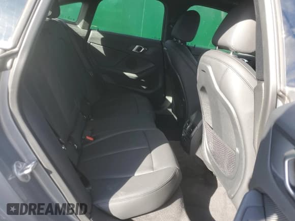 ✅ 2024 BMW 2 Series 228i • VIN: WBA53AK0XR7R50867 • Lot: 92092105. Wystawiony na Copart z przebiegiem 11 931 mil. Bezpłatny archiwum sprzedaży aukcyjnych z USA i szczegółowy raport historii pojazdu na DreamBid. Zdjęcie 10.