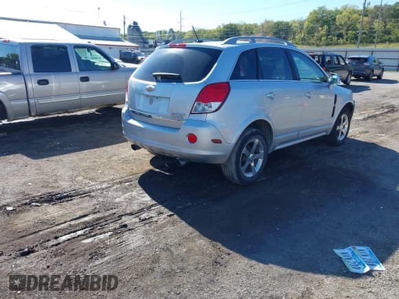 ✅ 2012 Chevrolet Captiva Sport LT • VIN: 3GNAL3E56CS655821 • Lot: 43392375. Wystawiony na IAAI z przebiegiem 163 048 mil. Bezpłatny archiwum sprzedaży aukcyjnych z USA i szczegółowy raport historii pojazdu na DreamBid. Zdjęcie 4.