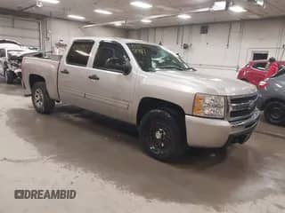 2009 Chevrolet Silverado 1500 LS with VIN 3GCEK13C29G229526, listed as a IAAI auction lot 41312987 with 127,227 mi miles and . Bid and sale history available at DreamBid. Image 1.