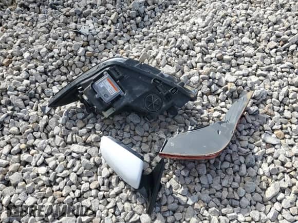 2015 Hyundai Genesis 3.8L z VIN KMHGN4JE3FU030138, wystawiony jako Copart lot #78544964 z przebiegiem 57 170 mil mil oraz Szkoda całkowita • Salvage title. Historia ofert i sprzedaży dostępna na DreamBid. Obrazek 14.