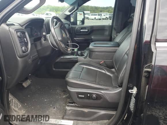 2021 Chevrolet Silverado 3500HD High Country с VIN 1GC4YVEY3MF155070, выставлен на аукционе Copart как лот 70395214 с пробегом 87 122 миль миль и Списание • Salvage title. История ставок и продаж доступна на DreamBid. Изображение 7.