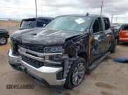 ✅ 2019 Chevrolet Silverado 1500 LT • VIN: 1GCPWCEDXKZ191919 • Lot: 42630197. Wystawiony na IAAI z przebiegiem 104 763 mil. Bezpłatny archiwum sprzedaży aukcyjnych z USA i szczegółowy raport historii pojazdu na DreamBid. Zdjęcie 2.