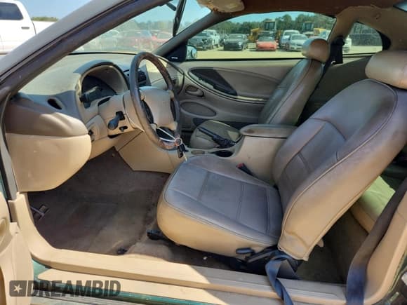 ✅ 2001 Ford Mustang Standard • VIN: 1FAFP404X1F163002 • Lot: 85290775. Wystawiony na Copart z przebiegiem 255 194 mil. Bezpłatny archiwum sprzedaży aukcyjnych z USA i szczegółowy raport historii pojazdu na DreamBid. Zdjęcie 7.