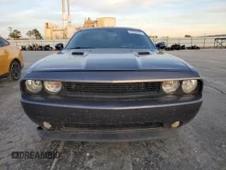 ✅ 2013 Dodge Challenger SXT • VIN: 2C3CDYAG1DH680654 • Lot: 79269494. Wystawiony na Copart z przebiegiem 145 371 mil. Bezpłatny archiwum sprzedaży aukcyjnych z USA i szczegółowy raport historii pojazdu na DreamBid. Zdjęcie 5.