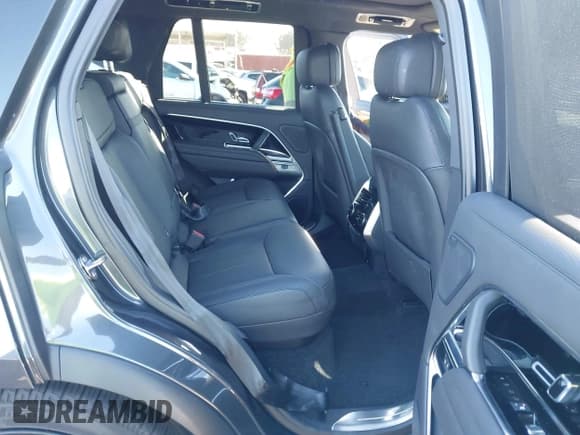 ✅ 2025 Land Rover Range Rover SE • VIN: SALKP9E92SA264648 • Lot: 43573827. Wystawiony na IAAI z przebiegiem 10 138 mil. Bezpłatny archiwum sprzedaży aukcyjnych z USA i szczegółowy raport historii pojazdu na DreamBid. Zdjęcie 8.