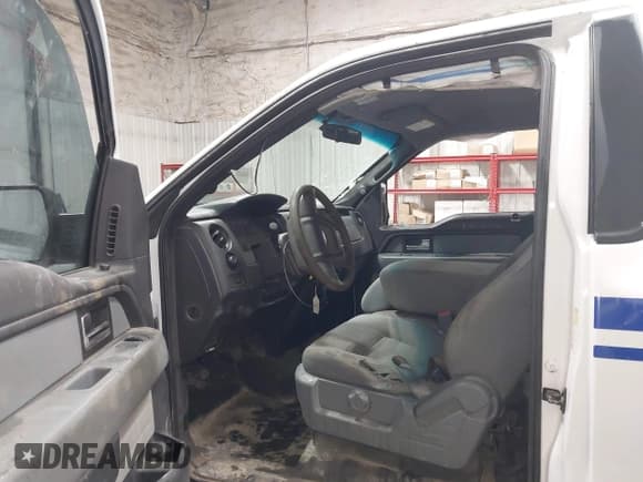 ✅ 2014 Ford F-150 XL • VIN: 1FTMF1EM8EKD07316 • Lot: 41243529. Listed on IAAI with 91,577 mi. Free auction sales archive from the USA and detailed vehicle history report at DreamBid. Image 8.