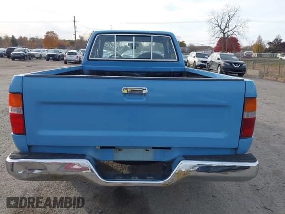 ✅ 1989 Toyota Pickup DLX • VIN: JT4RN93P2K5005390 • Lot: 43645086. Listed on IAAI with 149,765 mi. Free auction sales archive from the USA and detailed vehicle history report at DreamBid. Image 14.