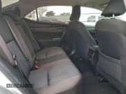 ✅ 2019 Toyota Corolla LE • VIN: 5YFBURHE1KP898277 • Лот: 93642235. Опубликован ранее на Copart с пробегом 66 894 миль. Бесплатный доступ к архиву аукционных продаж из США и подробный отчёт об истории автомобиля на DreamBid. Изображение 10.