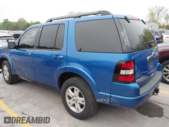 ✅ 2010 Ford Explorer XLT • VIN: 1FMEU7D8XAUA09684 • Lot: 42254360. Wystawiony na IAAI z przebiegiem 106 736 mil. Bezpłatny archiwum sprzedaży aukcyjnych z USA i szczegółowy raport historii pojazdu na DreamBid. Zdjęcie 3.