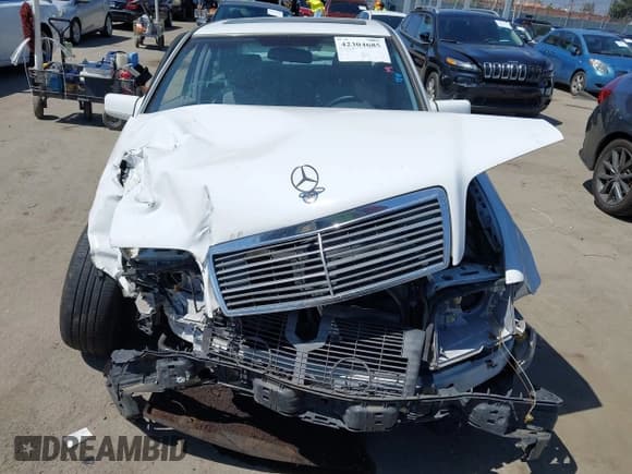 ✅ 2000 Mercedes-Benz C 230 Kompressor • VIN: WDBHA24GXYA833828 • Lot: 42304685. Wystawiony na IAAI z przebiegiem Nie podano. Bezpłatny archiwum sprzedaży aukcyjnych z USA i szczegółowy raport historii pojazdu na DreamBid. Zdjęcie 13.