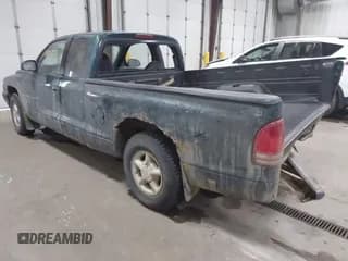 ✅ 1998 Dodge Dakota • VIN: 1B7FL22P1WS723652 • Lot: 41507852. Wystawiony na IAAI z przebiegiem 296 031 mil. Bezpłatny archiwum sprzedaży aukcyjnych z USA i szczegółowy raport historii pojazdu na DreamBid. Zdjęcie 3.