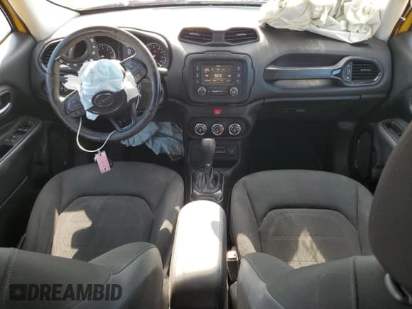 ✅ 2017 Jeep Renegade Altitude • VIN: ZACCJABB5HPF93679 • Lot: 57417255. Wystawiony na Copart z przebiegiem 106 098 mil. Bezpłatny archiwum sprzedaży aukcyjnych z USA i szczegółowy raport historii pojazdu na DreamBid. Zdjęcie 8.