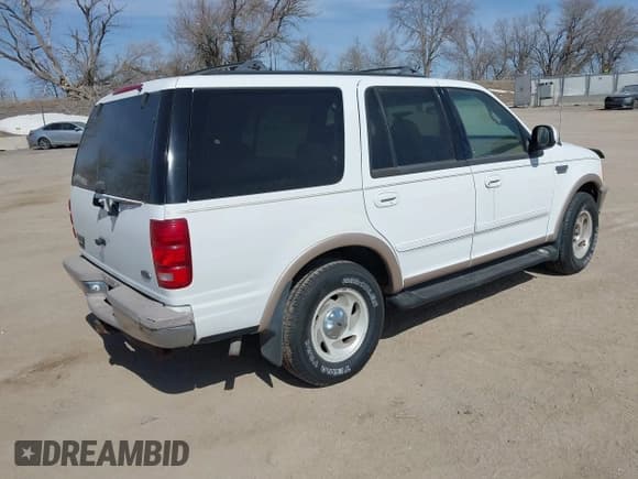 ✅ 1998 Ford Expedition XLT • VIN: 1FMPU18L6WLA67373 • Lot: 41786793. Wystawiony na IAAI z przebiegiem 170 949 mil. Bezpłatny archiwum sprzedaży aukcyjnych z USA i szczegółowy raport historii pojazdu na DreamBid. Zdjęcie 4.