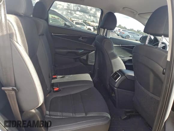 ✅ 2020 Kia Sorento LX • VIN: 5XYPG4A3XLG711455 • Lot: 94749065. Listed on Copart with 74,126 mi. Free auction sales archive from the USA and detailed vehicle history report at DreamBid. Image 10.