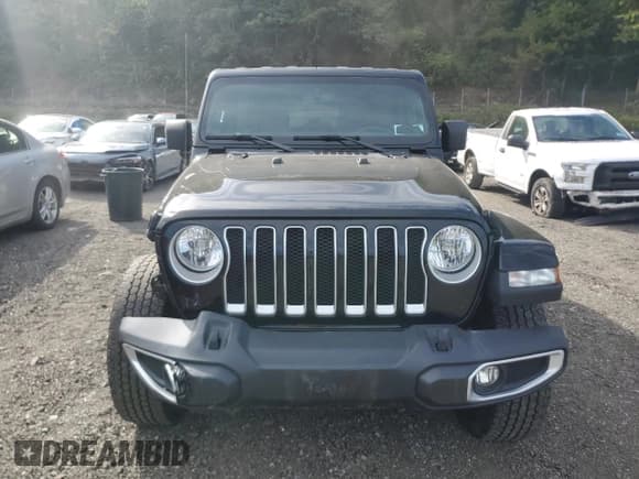 ✅ 2022 Jeep Wrangler Unlimited Sahara Altitude • VIN: 1C4HJXEG3NW120684 • Lot: 80359425. Wystawiony na Copart z przebiegiem 50 464 mil. Bezpłatny archiwum sprzedaży aukcyjnych z USA i szczegółowy raport historii pojazdu na DreamBid. Zdjęcie 5.