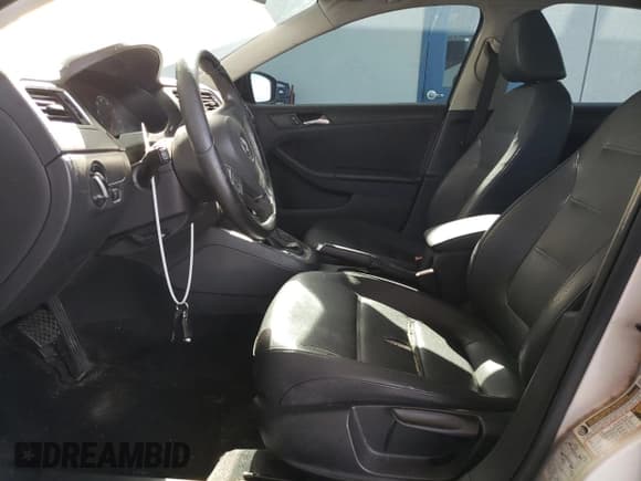 ✅ 2011 Volkswagen Jetta SE • VIN: 3VWDX7AJXBM319612 • Lot: 66919555. Listed on Copart with 160,799 mi. Free auction sales archive from the USA and detailed vehicle history report at DreamBid. Image 7.