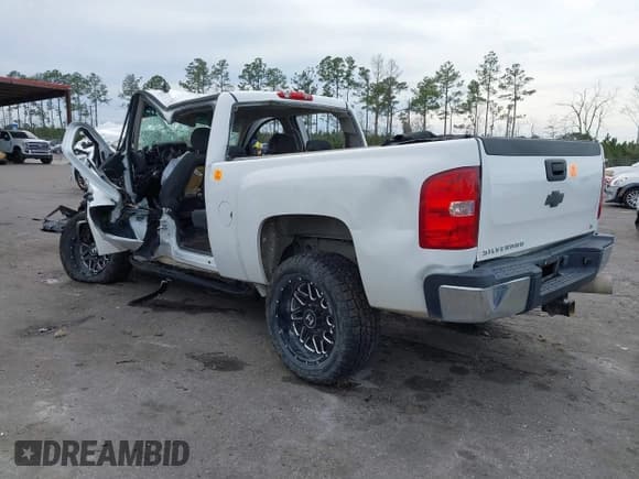 ✅ 2009 Chevrolet Silverado 2500HD LT • VIN: 1GCHC53679F116961 • Lot: 41330365. Listed on IAAI with Not provided. Free auction sales archive from the USA and detailed vehicle history report at DreamBid. Image 3.