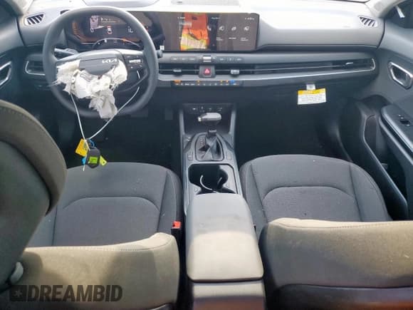 ✅ 2025 Kia K4 LXS • VIN: 3KPFT4DE4SE193178 • Lot: 85475995. Wystawiony na Copart z przebiegiem 1 444 mil. Bezpłatny archiwum sprzedaży aukcyjnych z USA i szczegółowy raport historii pojazdu na DreamBid. Zdjęcie 8.