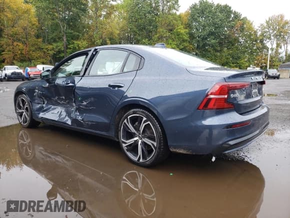 ✅ 2024 Volvo S60 Core Dark Theme • VIN: 7JRL12TK8RG294904 • Lot: 85921915. Listed on Copart with 47,867 mi. Free auction sales archive from the USA and detailed vehicle history report at DreamBid. Image 2.