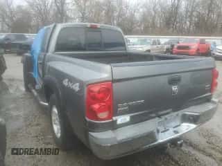✅ 2005 Dodge Dakota Laramie • VIN: 1D7HW58N25S204671 • Лот: 83838314. Размещён на Copart с пробегом 122 540 миль миль. Получите бесплатный доступ к архиву аукционных продаж из США и посмотрите подробный отчёт об истории автомобиля на DreamBid. Изображение 2.