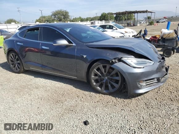 ✅ 2018 Tesla Model S 75D • VIN: 5YJSA1E21JF298132 • Лот: 91114535. Опубликован ранее на Copart с пробегом 96 942 миль. Бесплатный доступ к архиву аукционных продаж из США и подробный отчёт об истории автомобиля на DreamBid. Изображение 4.