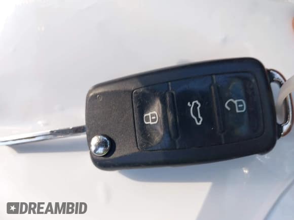 ✅ 2013 Volkswagen Jetta • VIN: 3VW2K7AJ7DM383132 • Lot: 43457701. Wystawiony na IAAI z przebiegiem 130 382 mil. Bezpłatny archiwum sprzedaży aukcyjnych z USA i szczegółowy raport historii pojazdu na DreamBid. Zdjęcie 11.