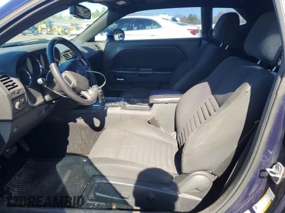 ✅ 2014 Dodge Challenger SXT • VIN: 2C3CDYAG4EH136991 • Лот: 40809264. Опубликован ранее на Copart с пробегом 205 176 миль. Бесплатный доступ к архиву аукционных продаж из США и подробный отчёт об истории автомобиля на DreamBid. Изображение 7.