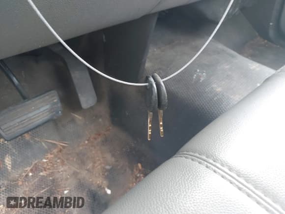 ✅ 2013 Chevrolet Silverado 2500HD Work Truck • VIN: 1GC0CVCG0DF224630 • Lot: 42519505. Wystawiony na IAAI z przebiegiem 180 447 mil. Bezpłatny archiwum sprzedaży aukcyjnych z USA i szczegółowy raport historii pojazdu na DreamBid. Zdjęcie 11.