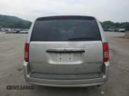 ✅ 2010 Chrysler Town & Country LX • VIN: 2A4RR2D15AR387643 • Lot: 67084975. Wystawiony na Copart z przebiegiem 155 706 mil. Bezpłatny archiwum sprzedaży aukcyjnych z USA i szczegółowy raport historii pojazdu na DreamBid. Zdjęcie 6.