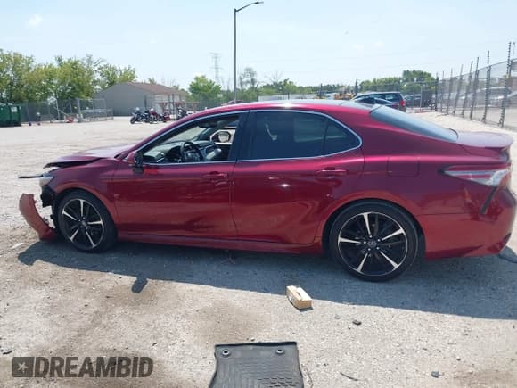 ✅ 2018 Toyota Camry XSE • VIN: 4T1BZ1HK7JU502150 • Lot: 42843626. Listed on IAAI with 76,204 mi. Free auction sales archive from the USA and detailed vehicle history report at DreamBid. Image 14.