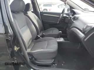 2007 Chevrolet Aveo LS z VIN KL1TD56647B107715, wystawiony jako IAAI lot #41479451 z przebiegiem 132 393 mil mil oraz . Historia ofert i sprzedaży dostępna na DreamBid. Obrazek 5.