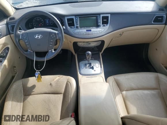 ✅ 2010 Hyundai Genesis • VIN: KMHGC4DE2AU085951 • Lot: 86224805. Wystawiony na Copart z przebiegiem 167 520 mil. Bezpłatny archiwum sprzedaży aukcyjnych z USA i szczegółowy raport historii pojazdu na DreamBid. Zdjęcie 8.