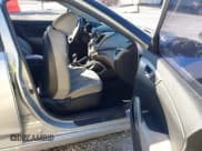 ✅ 2012 Hyundai Veloster w/Gray Int • VIN: KMHTC6AD8CU023009 • Lot: 41668766. Wystawiony na IAAI z przebiegiem 132 006 mil. Bezpłatny archiwum sprzedaży aukcyjnych z USA i szczegółowy raport historii pojazdu na DreamBid. Zdjęcie 5.